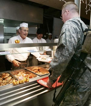 Rumsfeld”s visit to Iraq bolsters handover strategy
