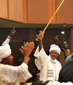 Sudan, opposition sign deal but major issues left