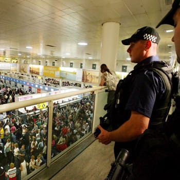 Pakistan Says Two Britons Among Seven Held for Bomb Plot