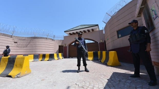 Pakistan’s Musharraf Flees Court as Judges Order his Arrest