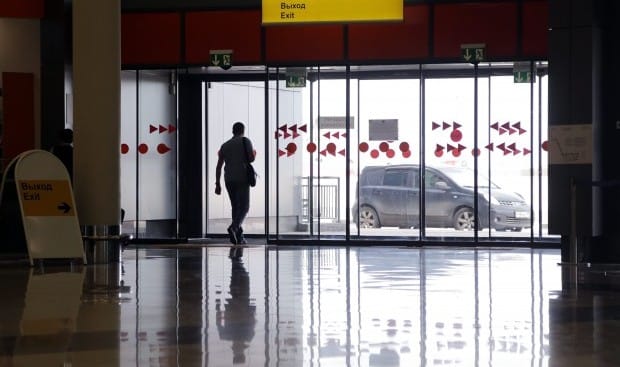 Snowden leaves airport after Russia grants asylum