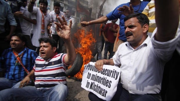 Indian forces enforce curfew in Kashmir town