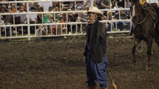 US fair clown draws criticism for Obama mask