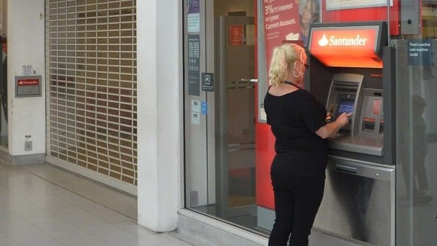 UK police charge 4 over cyber bank robbery attempt