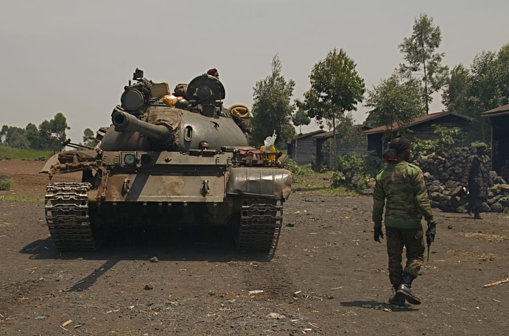 Heavy fighting erupts near Congo-Uganda border