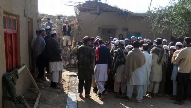 Pakistan militants kidnap 11 teachers in polio vaccination campaign