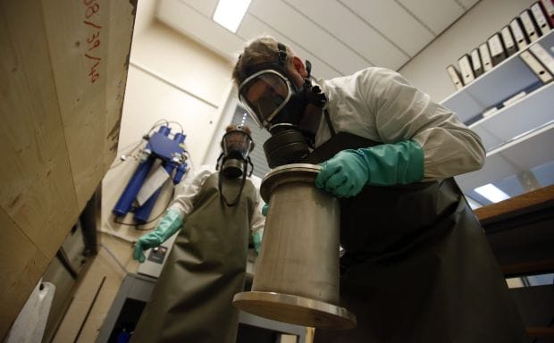 US offers to destroy Syrian chemical weapons