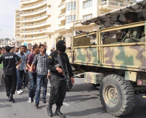 Tunisian police kill Islamist militant after clashes close to Libya