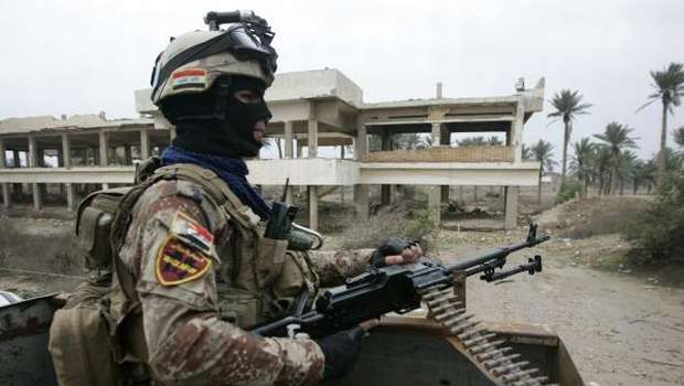 Suicide bombers storm Iraq ministry building, 18 killed