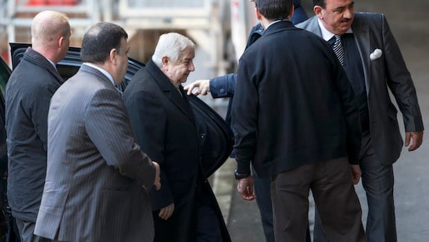 Syria peace talks at risk as government threatens to withdraw