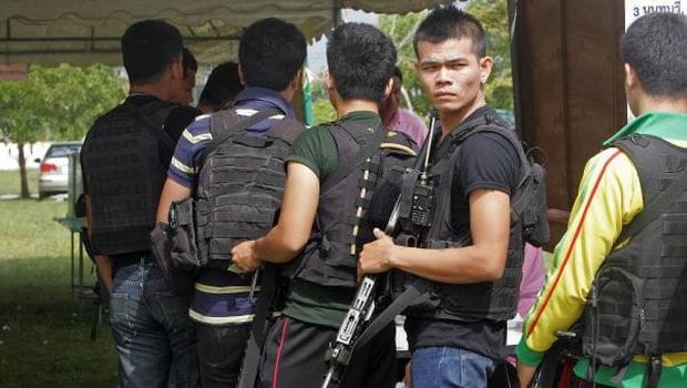 Thai protesters obstruct vote; 1 dead in violence