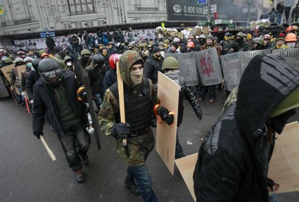 Bosnia appears drawing back from street violence