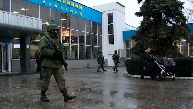 Ukraine says Russian forces block airport