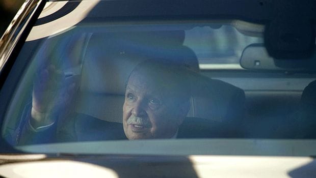 Algeria: Presidential candidates withdraw as Bouteflika runs