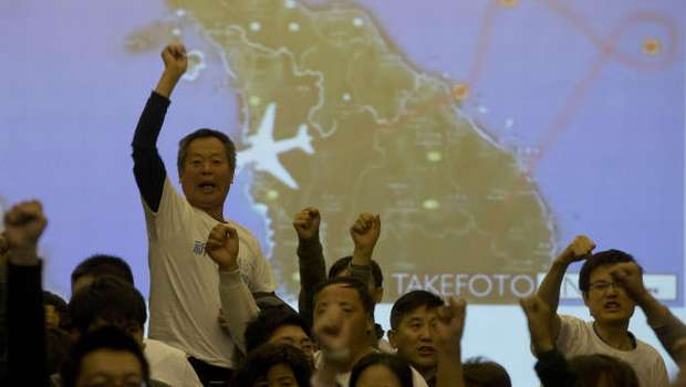French satellite image also shows possible plane debris, Malaysia says