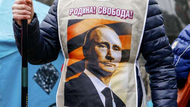 US warns Russia on moves near east, south Ukraine