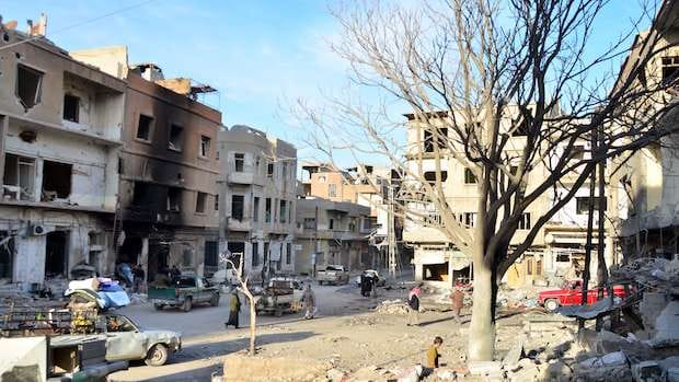 Iraqi fighters lead attack on the town of Yabroud, say Syrian activists