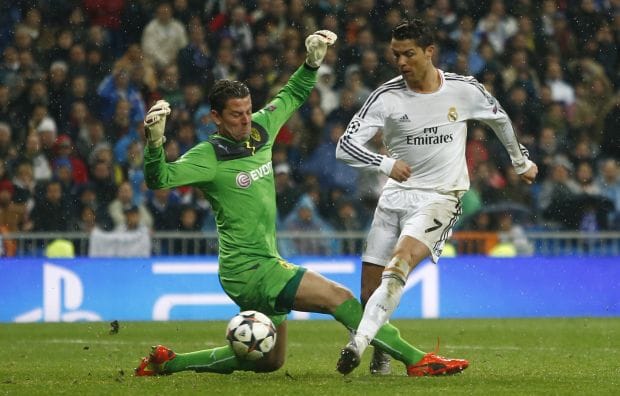 Champions League: Paris St Germain sink Chelsea, Real ease past Dortmund
