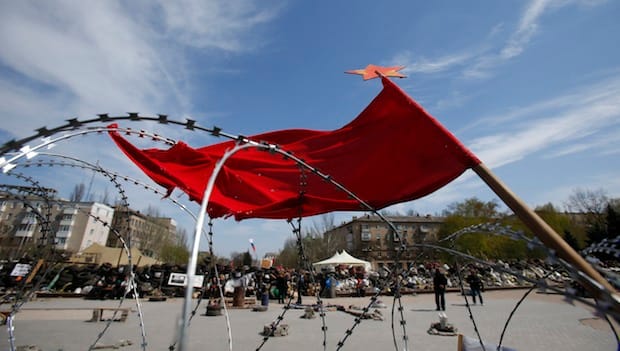 Ukraine insurgents reject call to quit buildings