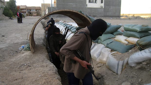 ISIS bolsters presence in eastern Syria, advances towards Iraq