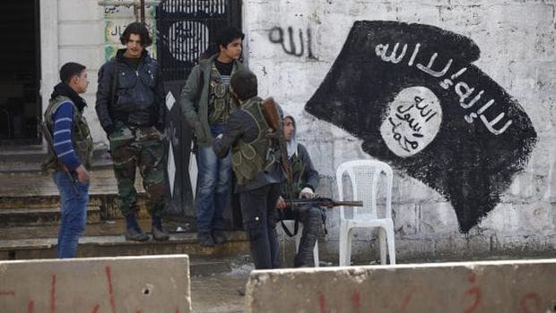 FSA, Islamist fighters lack weapons as ISIS prepares to take strategic border crossing with Iraq