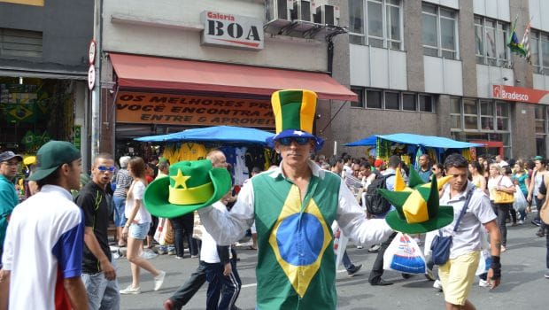 World Cup: Fans haggle in São Paulo’s souq