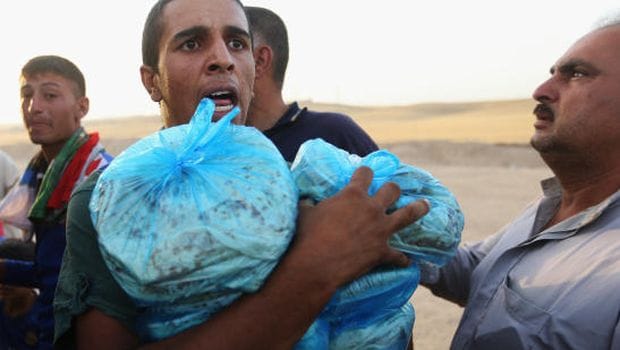 Tempers fray as displaced Iraqis break Muslim fast