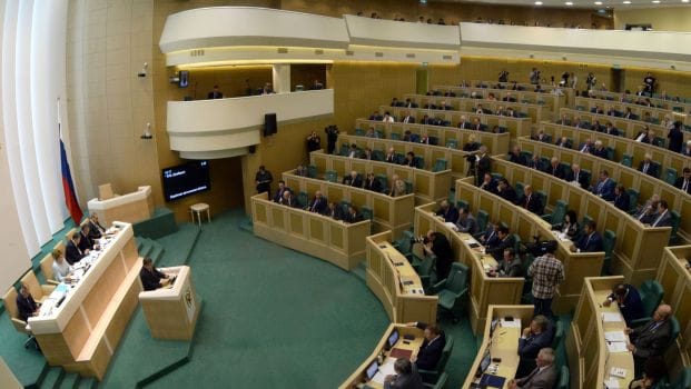 Russian lawmakers revoke right to send troops into Ukraine