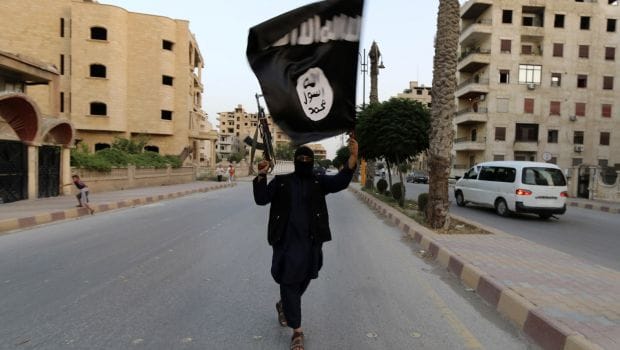 Syrian troops, ISIS face off in Raqqa