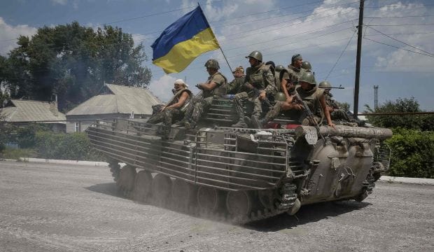 Russia threatens Ukraine after shell crosses border