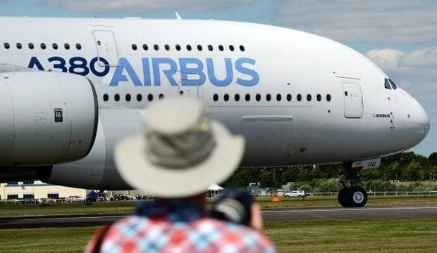 Airbus under fire from Qatar Airways, says A380s due by year end