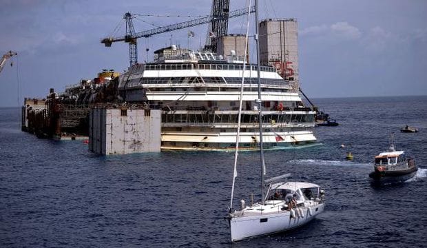 Operation begins to refloat wrecked Costa Concordia