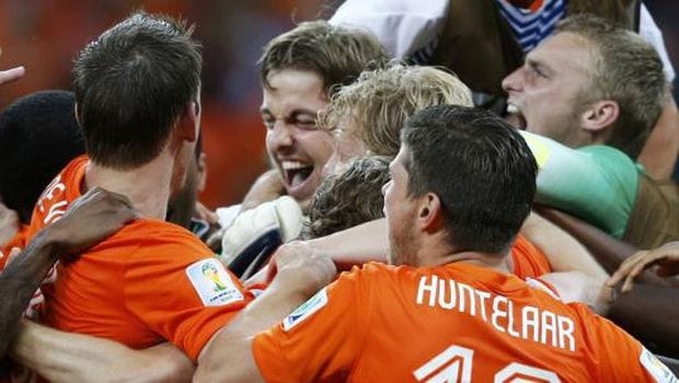 Substitute Krul the savior for Dutch, Higuaín strike sends Argentina through