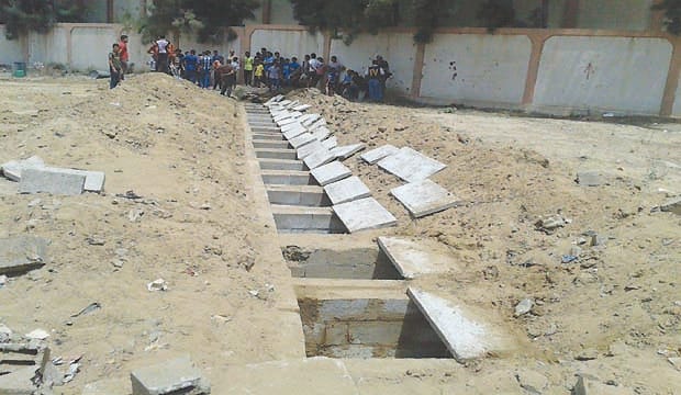 Gaza cemeteries struggle to cope as Israeli air strikes continue