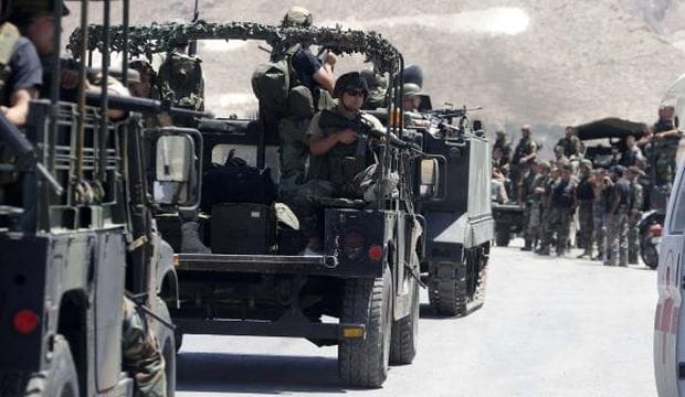 Thousands flee as Lebanese military battles Syrian militants