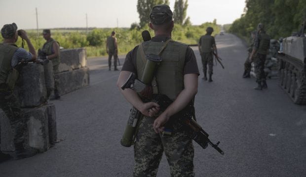 Ukraine claims capture of 10 Russian soldiers