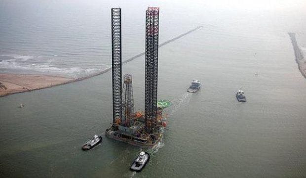 Saudi Arabia, Kuwait halt production at Khafji oilfield: source