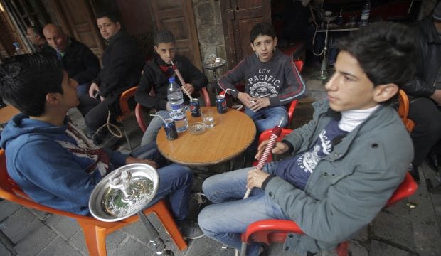 Damascus coffeehouses receive women’s touch