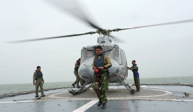 Weather stalls search for AirAsia black boxes