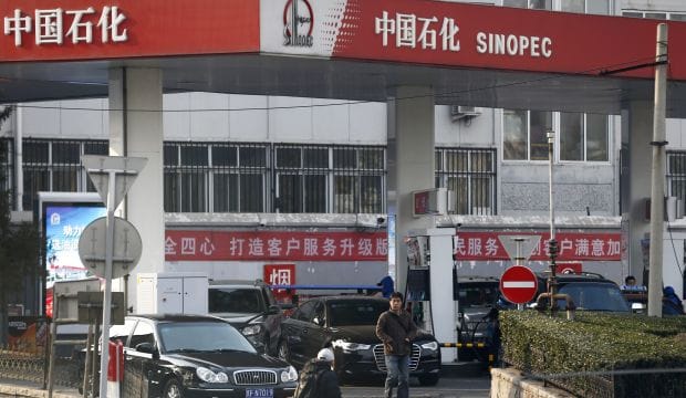 Oil below 49 dollars after IMF cuts growth forecast