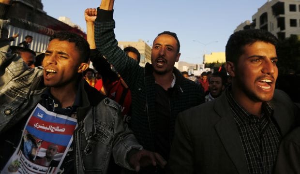 Yemen’s Houthi movement sack top military official: sources