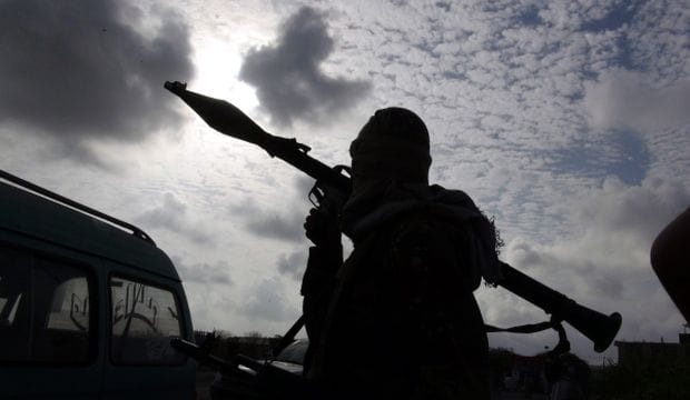 Plane attacks Hadi’s Aden base in deepening Yemen turmoil