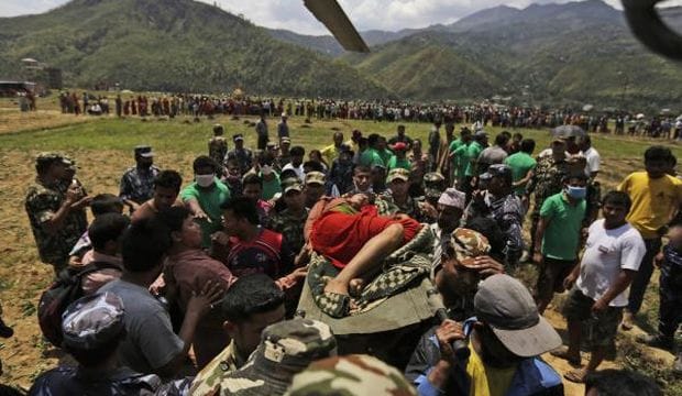 Desperate Nepalis flee capital as aftershocks spread fear