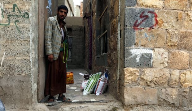 Houthis free 1,200 prisoners, Al-Qaeda suspects in Yemen: officials