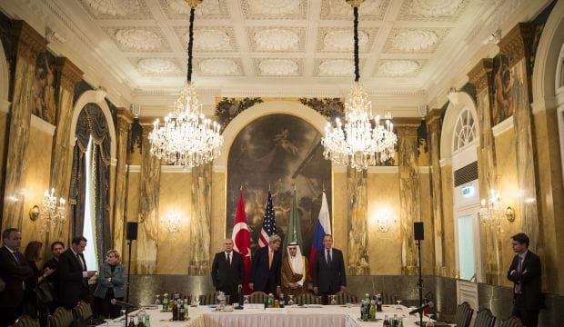 Russia proposes transitional government, fighting freeze in Syria