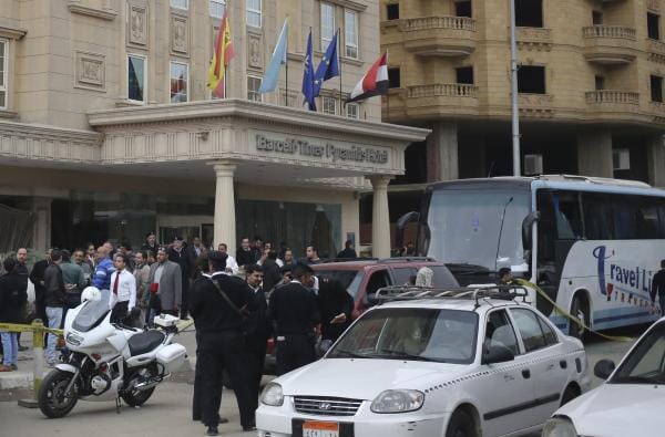 Gunmen Open Fire at Egyptian Hotel, Wounding Foreign Tourists