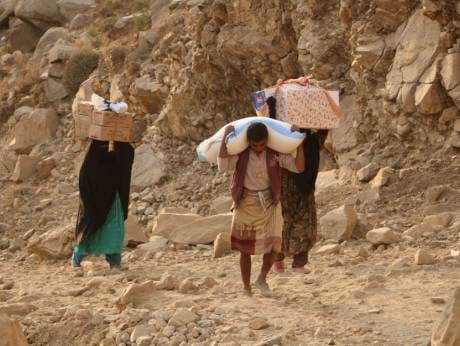Houthis Relinquish Positions in Taiz after Siege of Sana’a