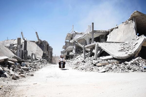 The Journey of a Small Family – From the War in Syria to the Pope’s Plane