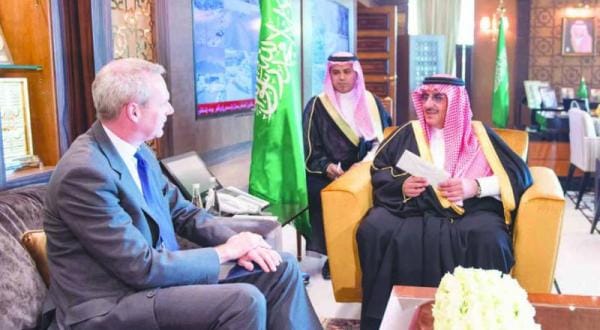 Merkel Invites Crown Prince to Visit Germany