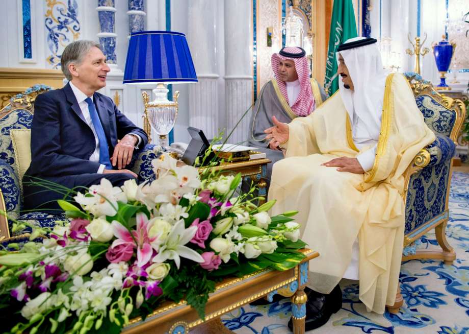 King Salman Discusses International Developments with Philip Hammond